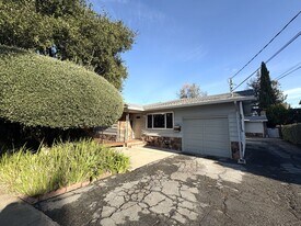 1581 Hawes Ct in Redwood City, CA - Building Photo