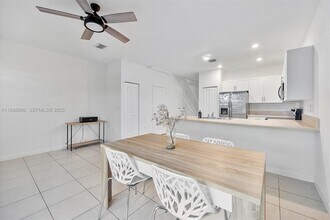 10013 SW 228th Terrace in Miami, FL - Foto de edificio - Building Photo