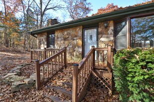 137 Wallen Blf in Branson, MO - Building Photo