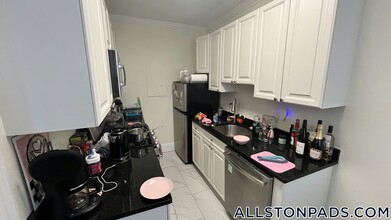 437 Cambridge St in Boston, MA - Building Photo - Building Photo