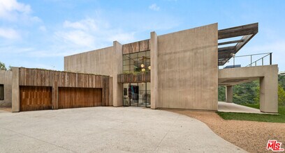 11531 Orum Rd in Los Angeles, CA - Building Photo - Building Photo