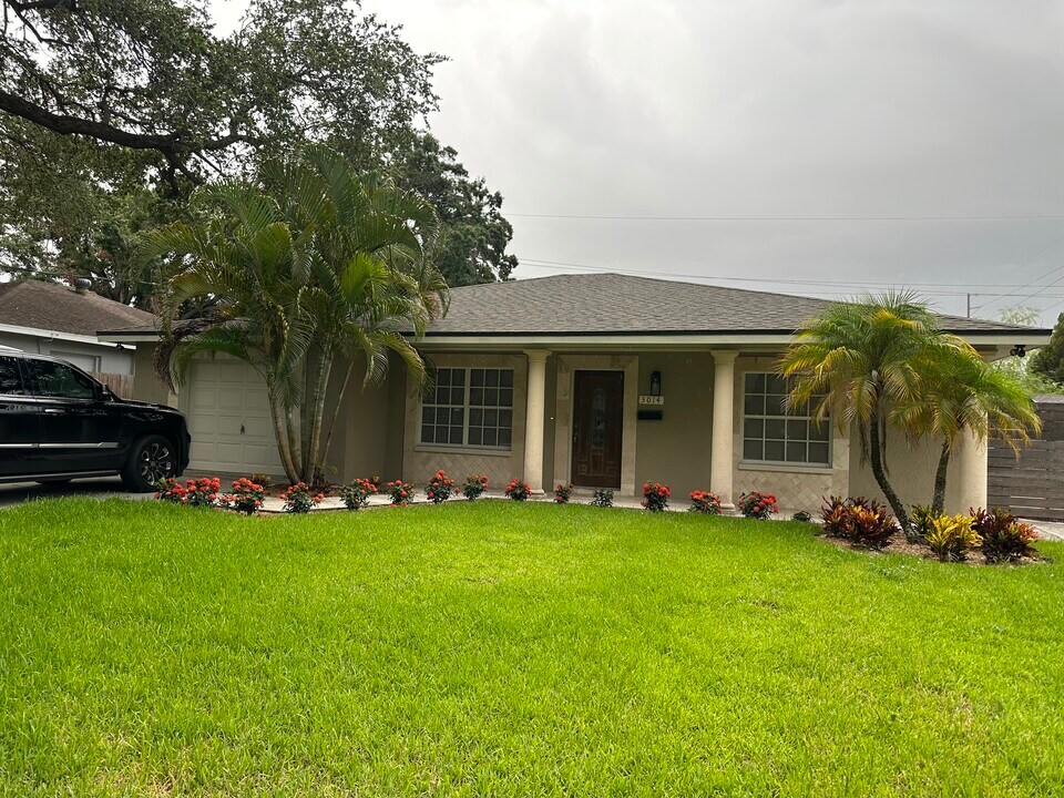 3014 W Arch St in Tampa, FL - Building Photo