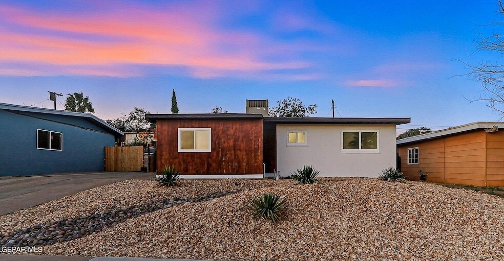 6251 Arapaho Rd in El Paso, TX - Building Photo
