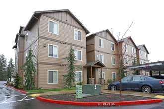 Stoneplace Apartments in Molalla, OR - Building Photo - Building Photo