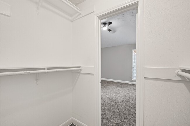 12403 Meadow Ridge Dr