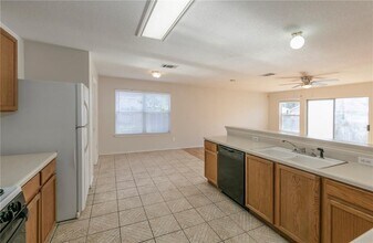 817 Satellite Vw in Round Rock, TX - Foto de edificio - Building Photo