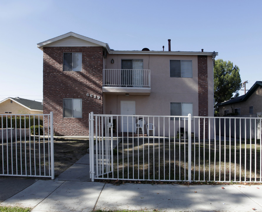 6629 Camellia Ave in North Hollywood, CA - Building Photo