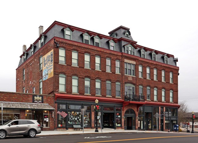 10 Canal St