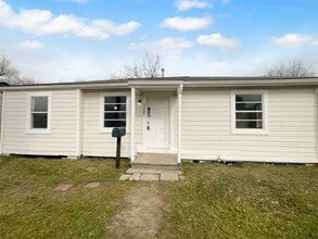 5109 Wilmington St, Unit 1-204 in Houston, TX - Building Photo - Building Photo