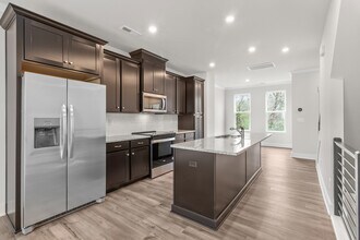 1011 Kokomo Ln in Charlotte, NC - Foto de edificio - Building Photo