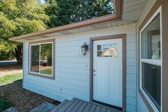 1247 Clark Mill Rd in Sweet Home, OR - Building Photo - Building Photo