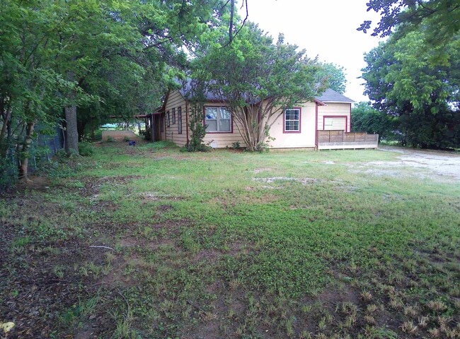 property at 5304 Burkburnett Rd