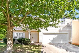 16105 Long Talon Way in Charlotte, NC - Building Photo