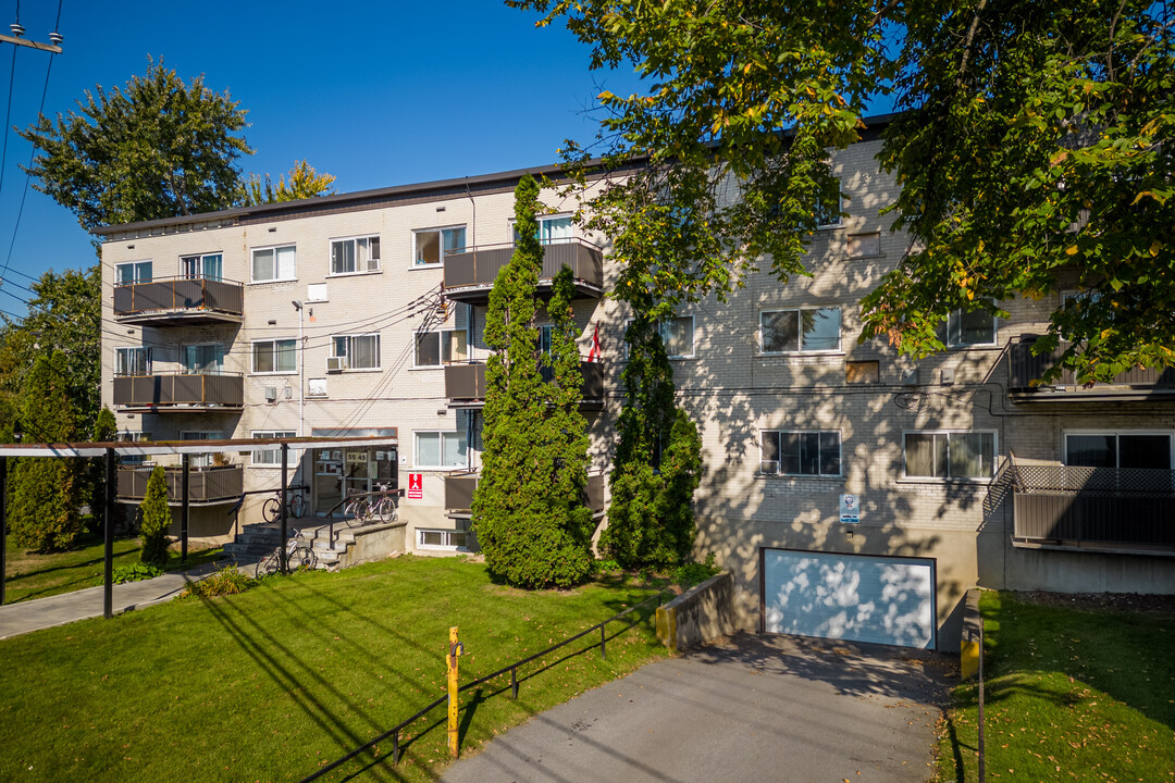45 Bouchard Boul in Dorval, QC - Building Photo