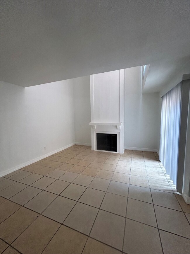 11411 Harwin Dr. in Houston, TX - Building Photo - Building Photo