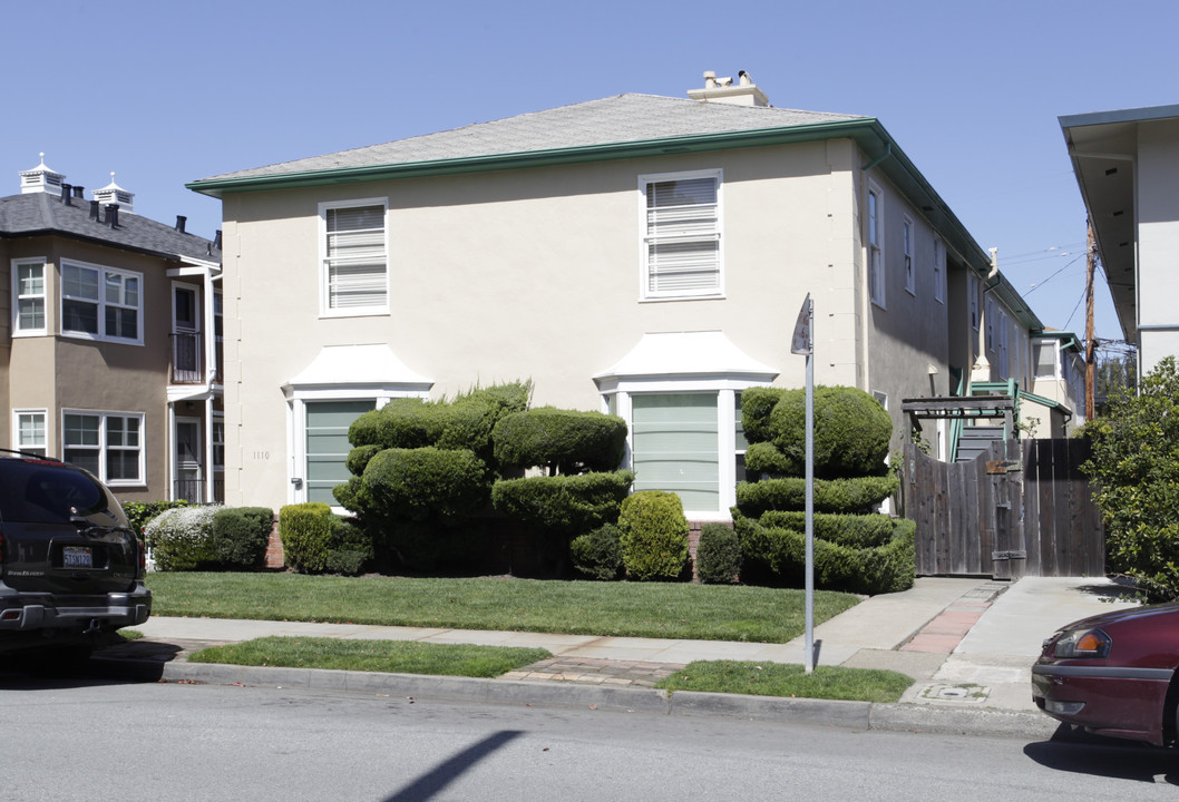 1110 Laguna Ave in Burlingame, CA - Building Photo