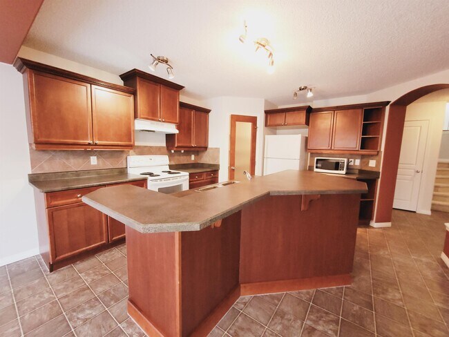 1796 Melrose Crescent SW in Edmonton, AB - Building Photo - Building Photo