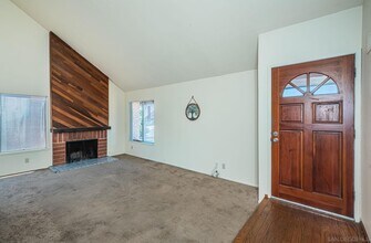 8840 Cassioepia Way in San Diego, CA - Foto de edificio - Building Photo