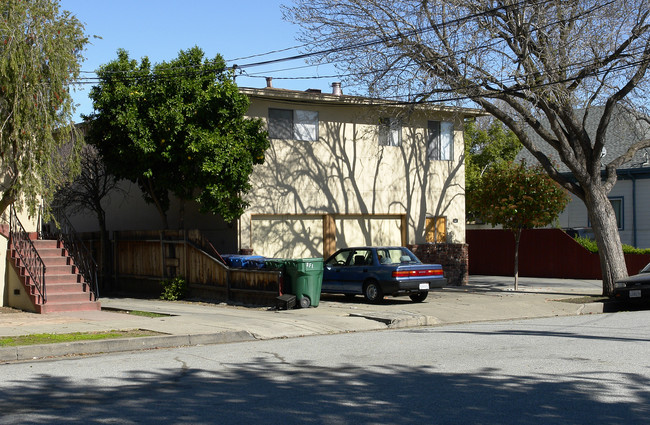 227 Samson St in Redwood City, CA - Foto de edificio - Building Photo