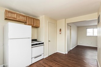 2275 Holt Ave-Unit -d in Columbus, OH - Building Photo - Building Photo