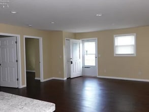 12 Pine St in Norwalk, OH - Foto de edificio - Building Photo