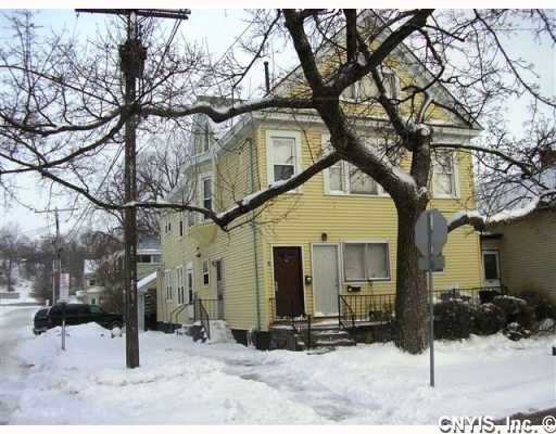 946 Highland St in Syracuse, NY - Building Photo - Building Photo