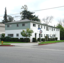 12260 Magnolia Blvd in North Hollywood, CA - Building Photo - Building Photo