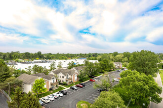 Stratford Commons Apartment Complex in Delaware, OH - Building Photo - Building Photo