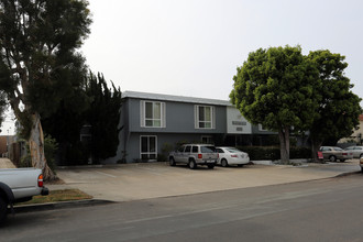 4935 Niagara Ave in San Diego, CA - Building Photo - Building Photo