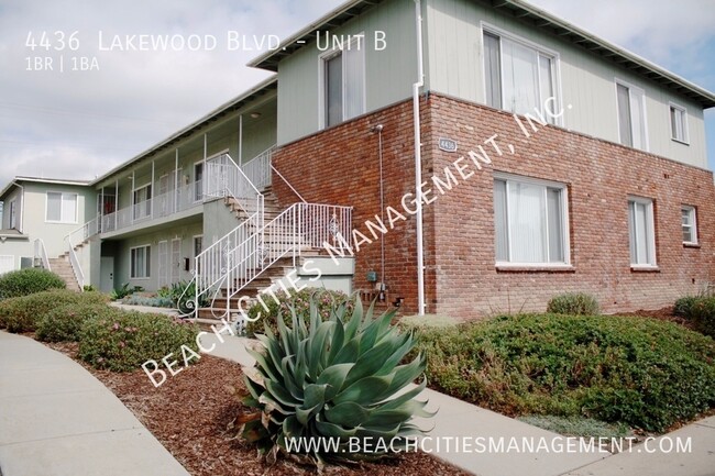 property at 4436 Lakewood Blvd