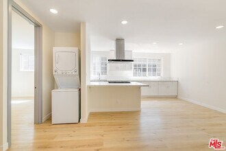 835 S Sherbourne Dr in Los Angeles, CA - Building Photo - Building Photo