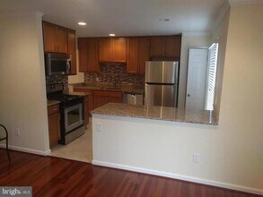 7108 Pleasant Point Ct in Alexandria, VA - Building Photo - Building Photo