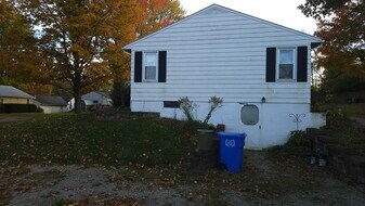 209 Maple Ct in Mount Gilead, OH - Building Photo