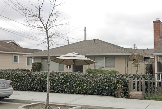 21831-21837 Princeton St in Hayward, CA - Building Photo - Building Photo