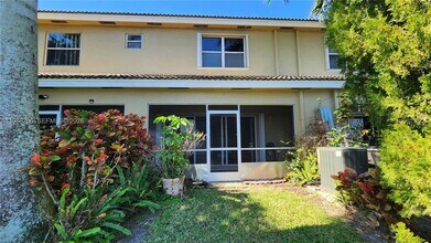411 SW 120th Ave in Pembroke Pines, FL - Building Photo - Building Photo