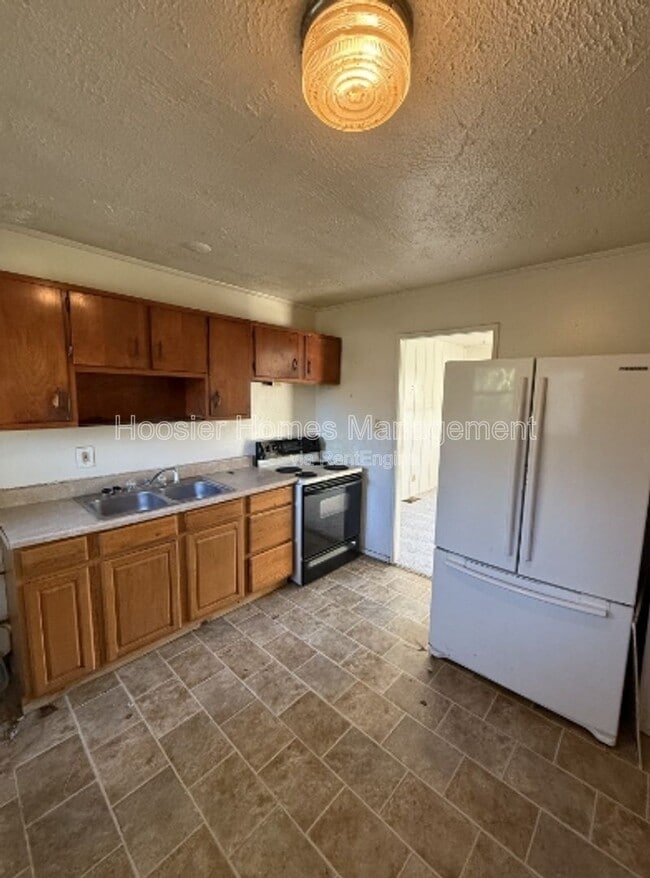 7346 E 54th St in Indianapolis, IN - Building Photo - Building Photo