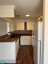 520 NE 58th St in Oakland Park, FL - Building Photo - Building Photo