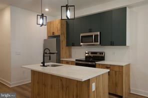 1224 W Silver St in Philadelphia, PA - Building Photo