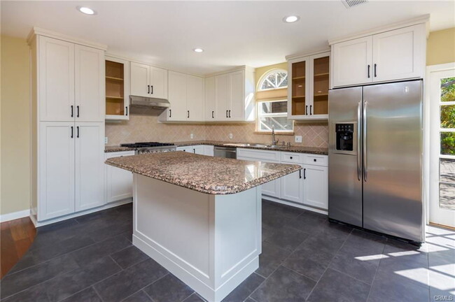 1731 Golf Club Dr in Glendale, CA - Foto de edificio - Building Photo