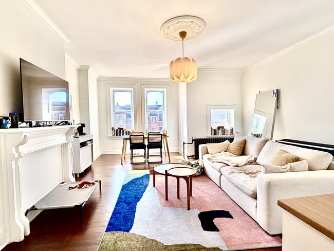 2700 Saint Paul St, Unit 3