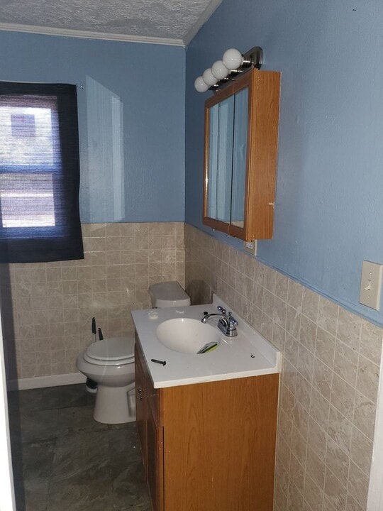 206 Celia Dr in East Dublin, GA - Building Photo