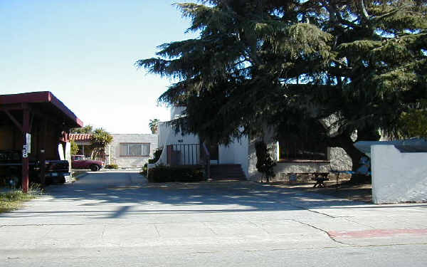 58 E 39th Ave in San Mateo, CA - Foto de edificio