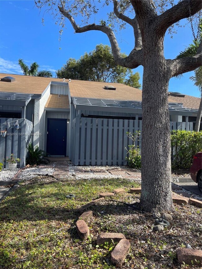 1625 N 15th Terrace in Hollywood, FL - Building Photo - Building Photo