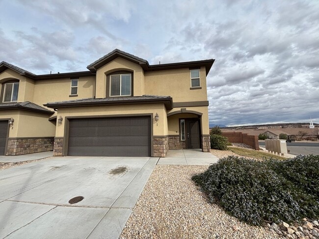 property at 1001 W Curly Hollow Dr