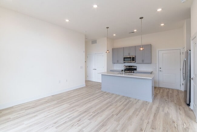 1115 Germantown Ave in Philadelphia, PA - Building Photo - Building Photo