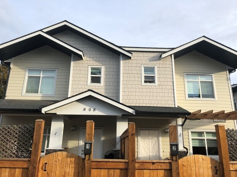 808 Glenwood Ave in Kelowna, BC - Building Photo
