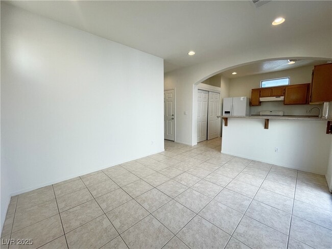 property at 1838 Versante Ave