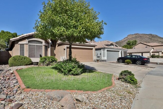 6450 W Saddlehorn Rd in Phoenix, AZ - Building Photo - Building Photo