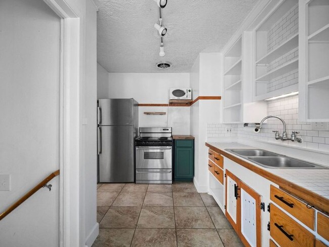 property at 124 W 29th Ave