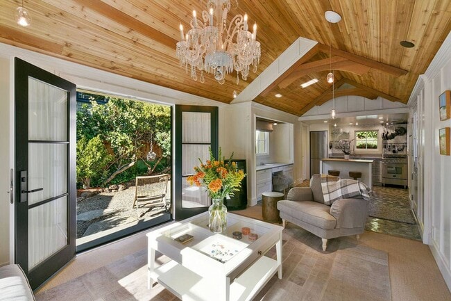 property at 7-7 Summit Ave